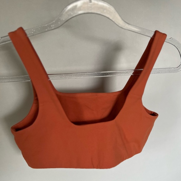 EUC Girlfriend collective Tommy Bra cropped in sold out color Brick (size M) - Picture 3 of 4